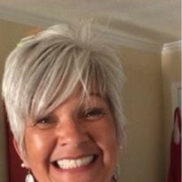 Meet your Posher, Yolanda - Picture 1 of 1